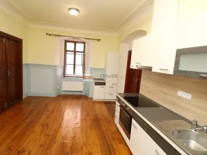 Pronájem bytu 1+1, Uhlířské Janovice, Václavské náměstí, 55 m2