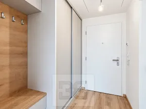 Pronájem bytu 1+kk, Praha - Hloubětín, Poděbradská, 32 m2
