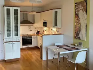 Pronájem bytu 2+kk, Praha - Strašnice, Názovská, 68 m2