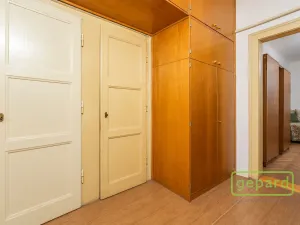 Prodej bytu 2+kk, Praha, V háji, 58 m2