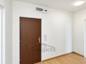 Prodej bytu 2+1, Chomutov, Holešická, 62 m2