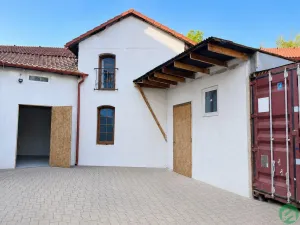 Pronájem vícegeneračního domu, Praha - Písnice, Putimská, 1500 m2