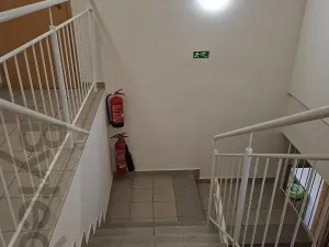 Pronájem kanceláře, Praha - Stodůlky, Ohradské náměstí, 24 m2
