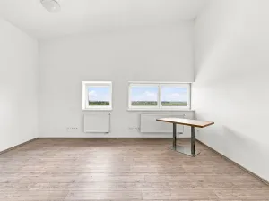 Pronájem ubytování, Praha - Uhříněves, Bečovská, 1382 m2