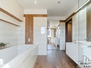 Prodej bytu 2+kk, Ostrava, Vrázova, 79 m2
