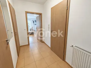 Pronájem bytu 2+kk, Zlín - Příluky, Dřevnická, 57 m2