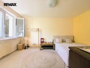 Prodej bytu 1+1, Loket, Sportovní, 36 m2