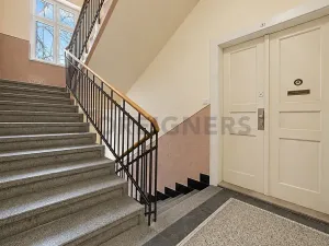 Prodej bytu 2+kk, Praha, 5. května, 51 m2