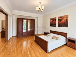 Pronájem bytu 2+1, Karlovy Vary, U Imperiálu, 110 m2
