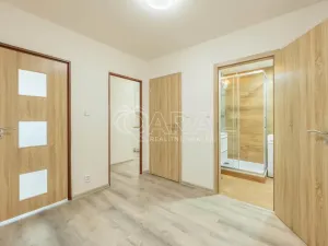 Pronájem bytu 2+1, Praha - Řepy, Galandova, 55 m2