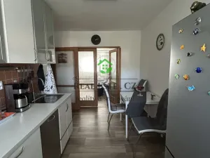 Prodej bytu 2+1, Oslavany, Hlavní, 53 m2