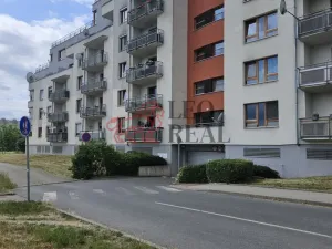 Pronájem garážového stání, Praha - Záběhlice, Mattioliho, 18 m2