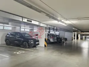 Pronájem garážového stání, Praha - Záběhlice, Mattioliho, 18 m2