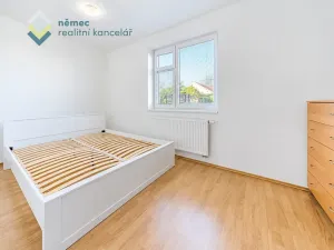 Pronájem bytu 2+kk, Praha - Satalice, K nádraží, 44 m2