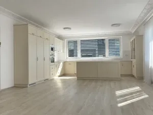 Pronájem vily, Zlín, 574 m2