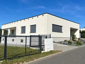 Pronájem vily, Zlín, 574 m2