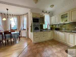 Pronájem rodinného domu, Kolová, 372 m2