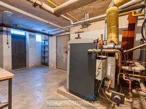Prodej obchodního prostoru, Březí, Dunajovická, 630 m2