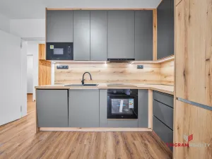 Pronájem bytu 2+kk, Hradec Králové - Třebeš, Pod Zámečkem, 60 m2