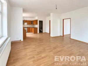 Prodej rodinného domu, Nová Paka, Kafkova, 210 m2
