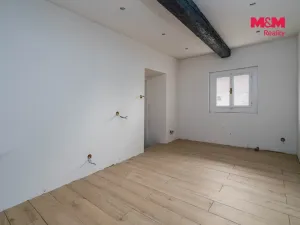 Prodej rodinného domu, Lužná, Masarykovo nám., 165 m2