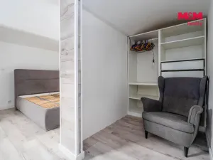 Prodej rodinného domu, Lužná, Masarykovo nám., 165 m2