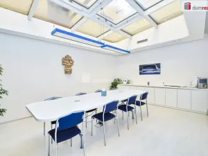 Pronájem kanceláře, Praha - Nové Město, V jirchářích, 284 m2