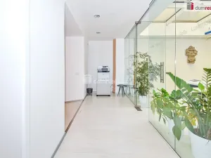 Pronájem kanceláře, Praha - Nové Město, V jirchářích, 284 m2