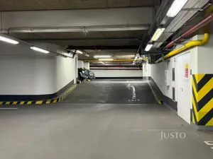 Pronájem garážového stání, Praha - Smíchov, Karla Engliše, 25 m2