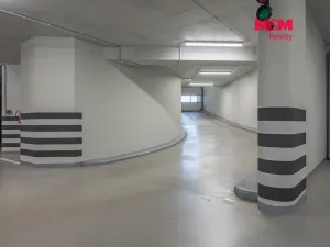 Pronájem garážového stání, Benešov, Dukelská, 14 m2