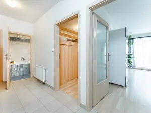 Pronájem bytu 2+kk, Praha - Vysočany, Na Harfě, 57 m2