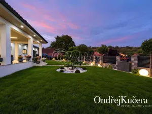 Prodej rodinného domu, Jeviněves, 200 m2