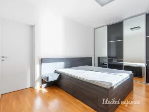 Pronájem bytu 2+kk, Praha - Holešovice, V přístavu, 64 m2
