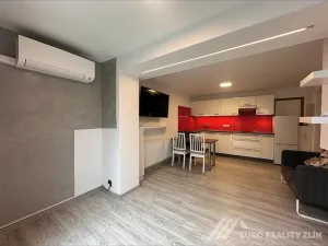 Pronájem bytu 2+kk, Zlín, Nad Vývozem, 54 m2