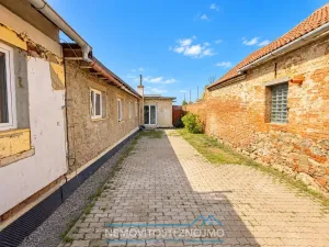 Prodej rodinného domu, Chvalovice, 220 m2