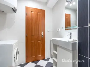 Pronájem bytu 1+1, Praha - Smíchov, Radlická, 43 m2