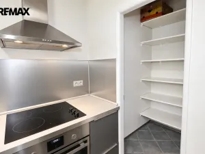 Pronájem bytu 2+kk, Praha - Vokovice, Lužná, 70 m2