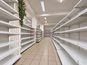 Pronájem obchodního prostoru, Studená, nám. Sv. J. Nepomuckého, 520 m2