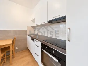 Prodej bytu 1+kk, Vestec, U Hrubých, 54 m2