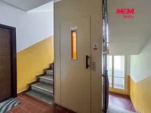Pronájem bytu 1+1, Praha - Letňany, Dobratická, 31 m2