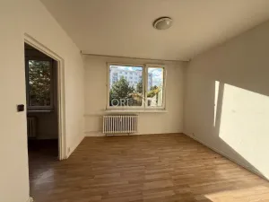 Pronájem bytu 1+1, Chomutov, Jirkovská, 36 m2