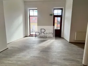 Pronájem obchodního prostoru, Znojmo, 67 m2