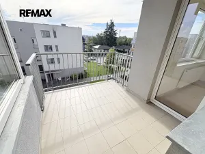 Pronájem bytu 4+kk, Velký Osek, U hřiště, 84 m2