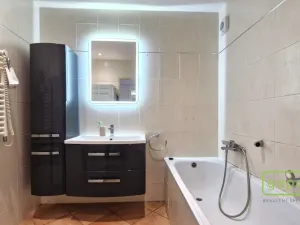 Pronájem bytu 3+kk, Praha - Kobylisy, Hovorčovická, 76 m2
