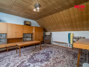Prodej rodinného domu, Činěves, 275 m2