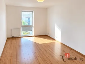 Pronájem bytu 2+kk, Jesenice, Cedrová, 67 m2