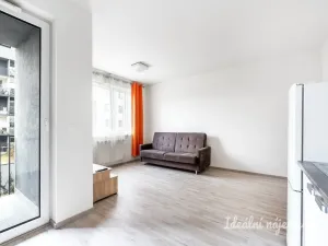 Pronájem bytu 1+kk, Praha - Vysočany, Strnadových, 34 m2