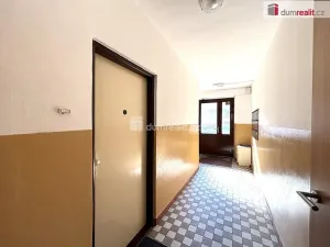 Prodej bytu 1+kk, Karlovy Vary - Stará Role, Školní, 26 m2