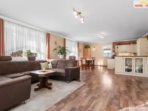 Prodej rodinného domu, Břežany II, 172 m2