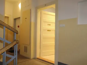 Pronájem bytu 1+kk, Praha - Nusle, U křížku, 27 m2
